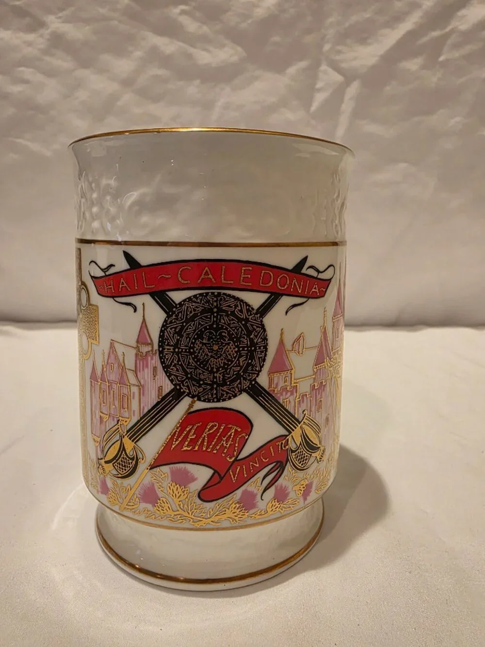 COALPORT ENGLAND VINTAGE THE SCOTTISH SCENE BONE CHINA MUG GOLD GILT TRIM